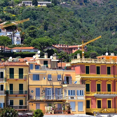 Palace 34 Few Meters From The Sea Alassio