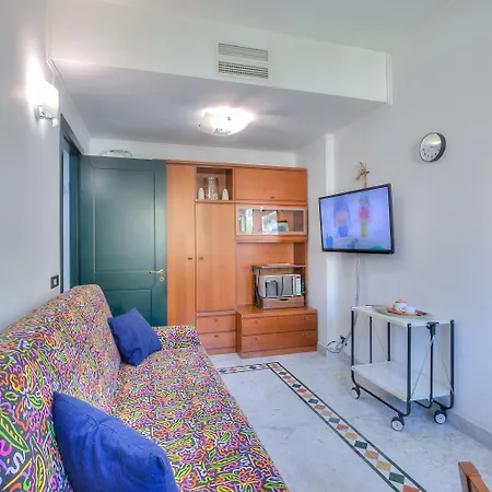 Palace 34 Few Meters From The Sea Apartment *