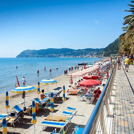 Apartment Palace 34 Few Meters From The Sea